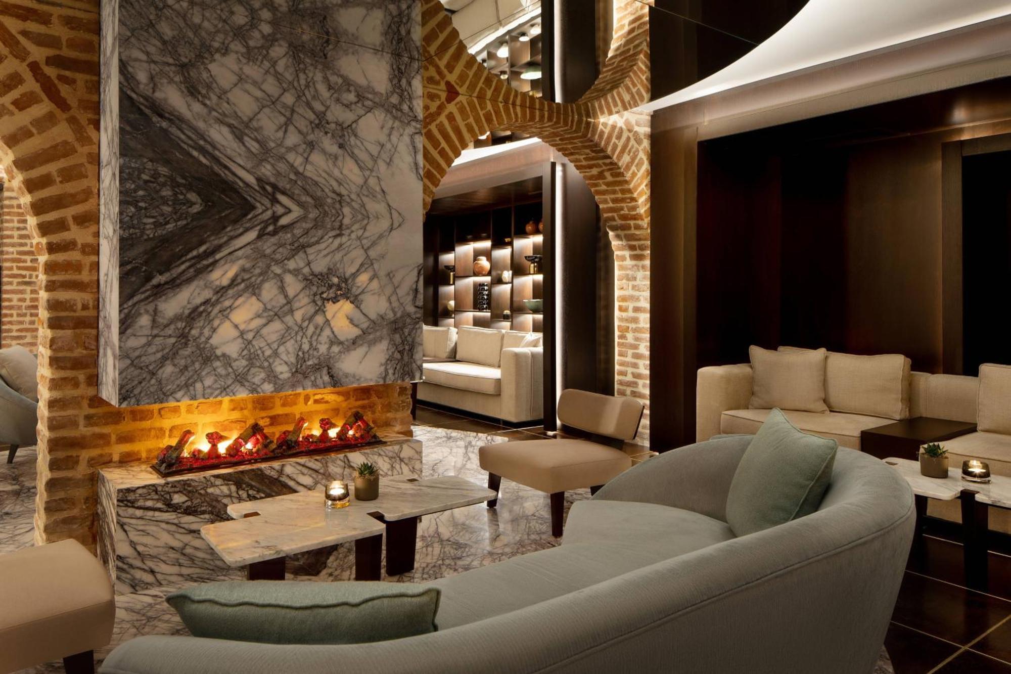 Jw Marriott Istanbul Bosphorus Hotel Bagian luar foto